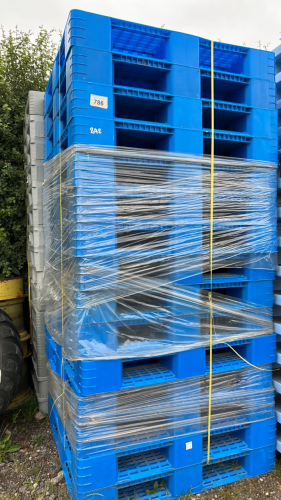 15 x heavy duty plastic pallets