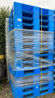 15 x heavy duty plastic pallets