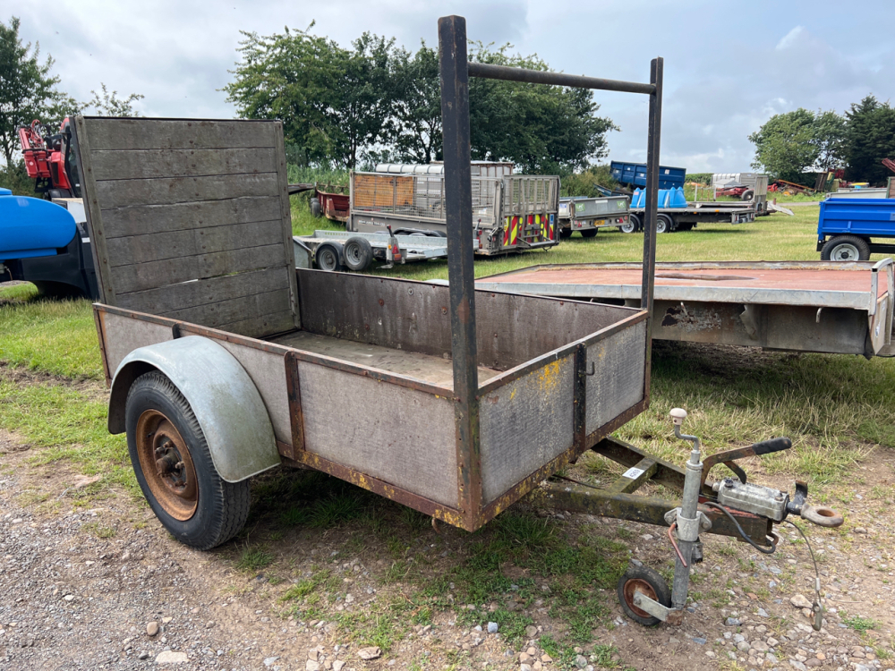 7'6 x4' braked trailer with loading ramp, Land Rover wheels | York ...