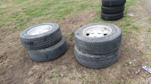 4 x 235/70/16 Land Rover Freestyle wheels