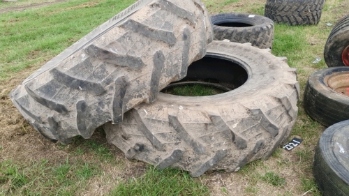 2 x tyres 520/85