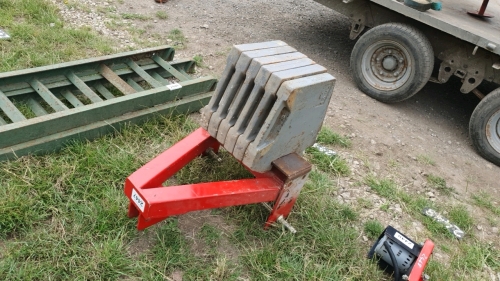 7 x Massey Ferguson 3000 series weights and frame