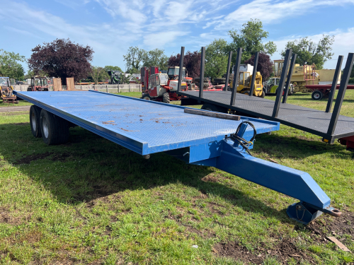 25ft heavy duty bale trailer, 445/45/19.5 mini flotation tyres, sprung tandem axle, LED lights, very little use, as new, 2014