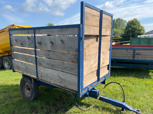 Horse muck trailer
