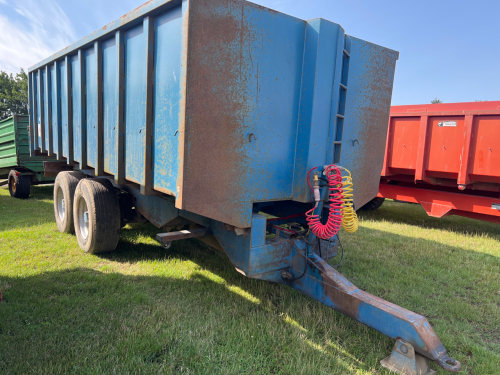 Cherry 15T grain trailer oil and air brakes