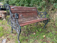 Lion head bench