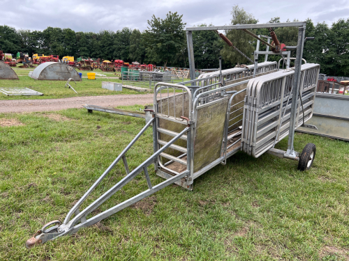 Prattley mobile sheep handling system