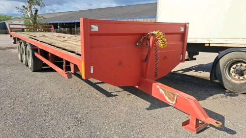 32ft tri-axle artic trailer conversion James Barraclough trailer, air brakes