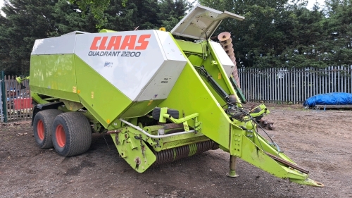 Claas Quadrant 2200 twin axle baler