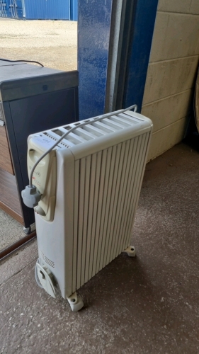 DeLonghi Dragon 2 oil filled heater July timed online auction