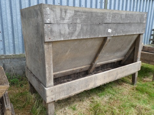 Wooden bulk feed hopper
