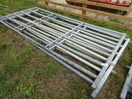4 x cattle hurdles and pins