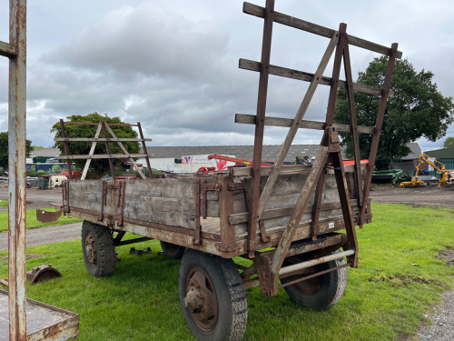 4-wheel turntable trailer, suit Shepherds hut chassis, 15'x6'6" c/w 3ft extension, original sideboards and ladders