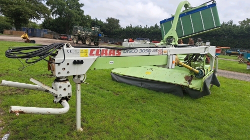 Claas Disco 3050 mower conditioner with grouper