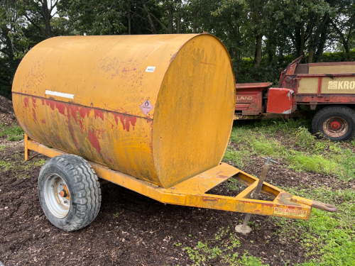 1000ltr bunded towable fuel bowser with hand pump