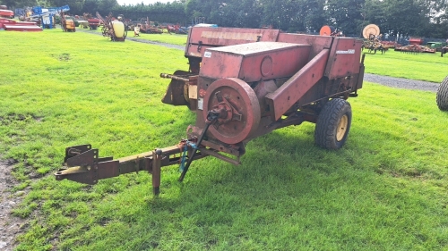 New Holland Hay Liner 274 baler
