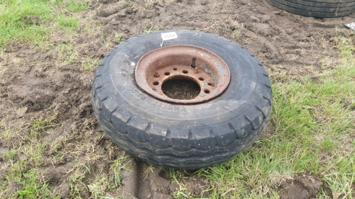 900x13 wheel and tyre