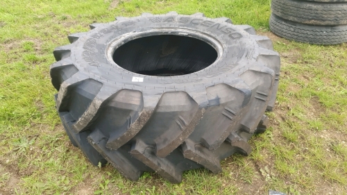 Ascenso 480/70/24 tyre, as new
