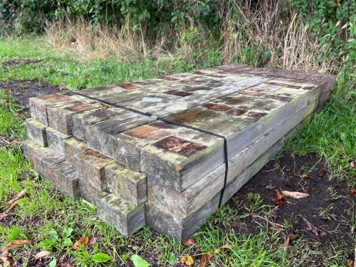 Pack of fencing posts