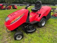 Castelgarden twincut ride on mower with hydrostatic transmission, Briggs and Stratton engine and grassbox