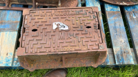 Heavy duty cast iron manhole lid