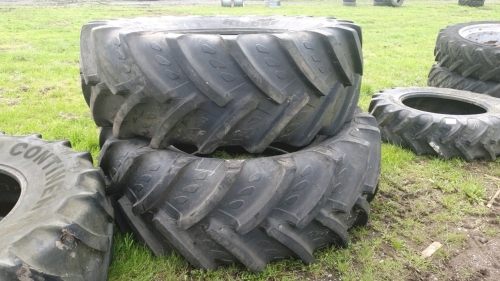 2 x 620/70/42 tyres