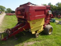 New Holland 835 round baler c/w net wrap & control box