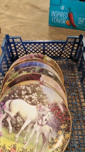 7 x Ruth Sanderson unicorn themed collector's plates