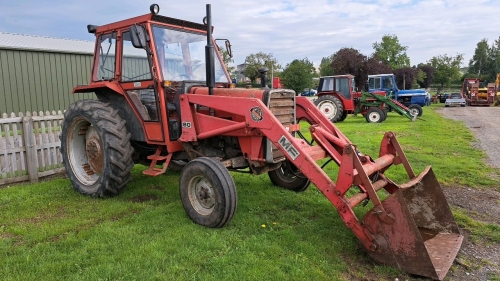Massey Ferguson 265 tractor c/w MF 80 loader & bucket, good running order, no V5, 5423 hours
