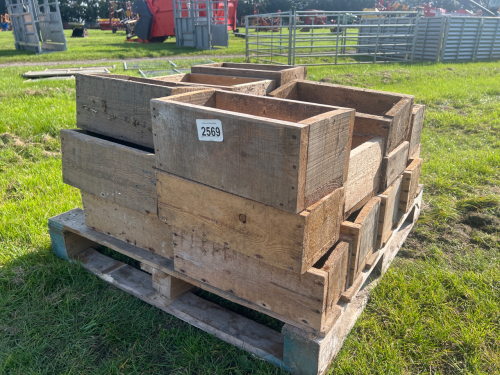 Sheep creep feeders ideal for lambing pens