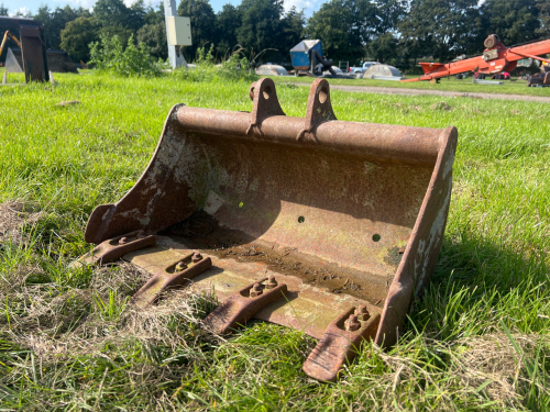 Mini digger bucket