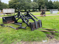 Quicke 4300 self levelling loader c/w bucket spools and pallet forks, very little use and very good order. Brackets for Leyland/Marshall