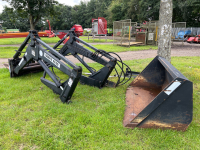 Quicke 4300 self levelling loader c/w bucket spools and pallet forks, very little use and very good order. Brackets for Leyland/Marshall - 4