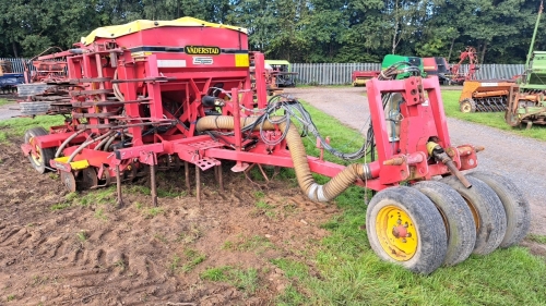 Vaderstad Rapid 450P 4.5m disc drill, control box in office