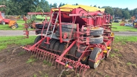 Vaderstad Rapid 450P 4.5m disc drill, control box in office - 3