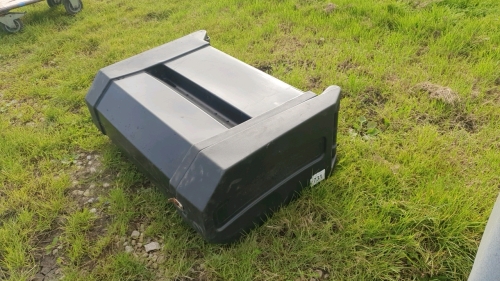 Plastic storage bin