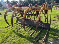 JCB muck fork with grab