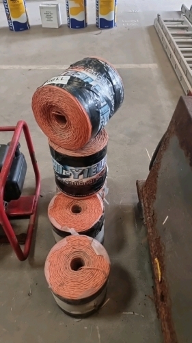 Conventional plastic baler twine, 4 balls