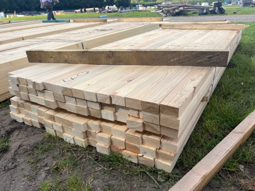 Quantity of timber 96"x2.5"x1.5"