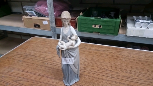 Lladro Madonna with Child figurine