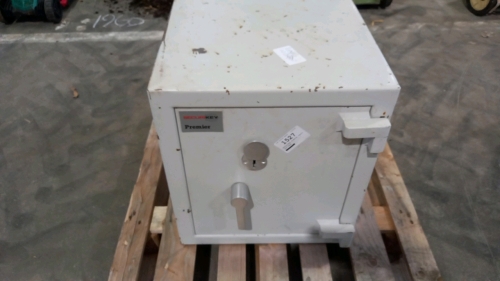 Securikey Premier vault and keys
