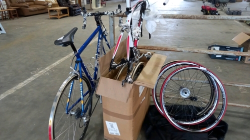Dave Quinn racing bike, Ribble Cycles Grant Frondo carbon framed racing bike, plus bike wheels