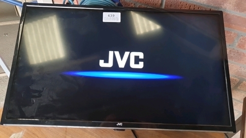 JVC 32" LED Smart FHD TV with DVD player and Amazon Fire Stick, gwo
