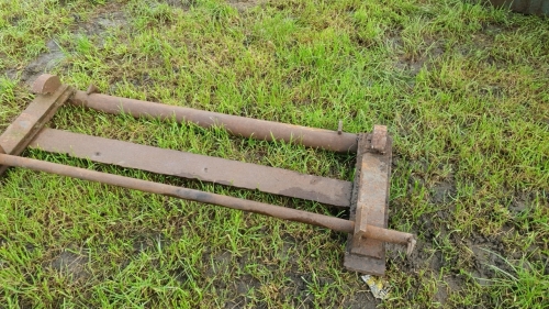 Loader adapter plate