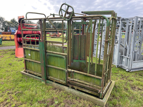 Cattle crush