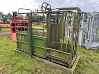 Cattle crush
