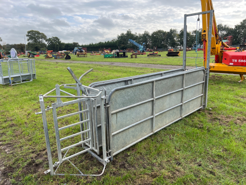 Sheep race c/w 4 x sheeted sheep race hurdles