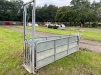 Sheep race c/w 4 x sheeted sheep race hurdles - 3