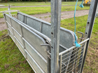 Sheep race c/w 4 x sheeted sheep race hurdles - 5