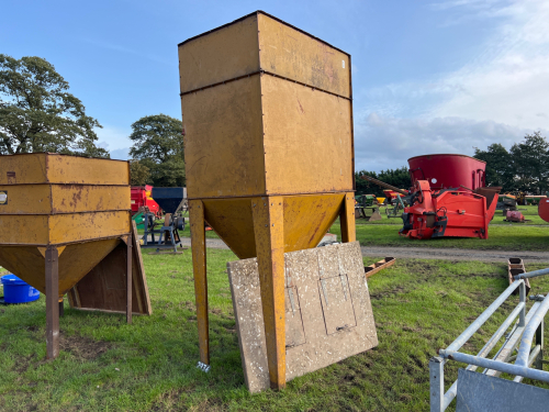 2T bulk feed bin